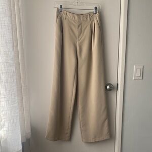 Womens’ Gap Wide Leg Easy Trouser
Excellent condition.